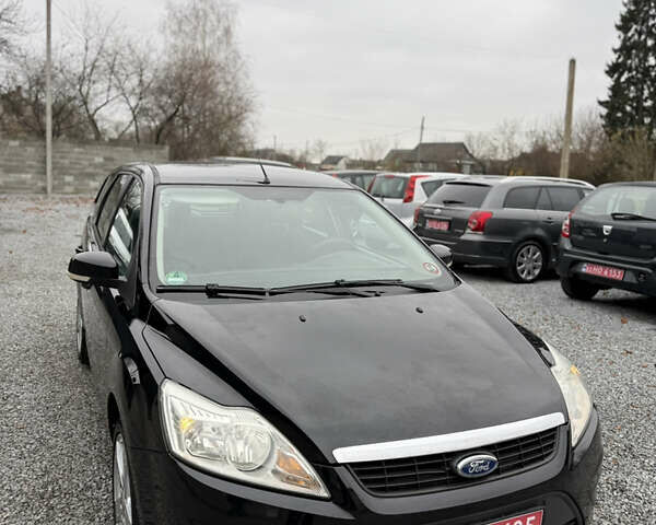 Черный Форд Фокус, объемом двигателя 1.6 л и пробегом 195 тыс. км за 5700 $, фото 2 на Automoto.ua