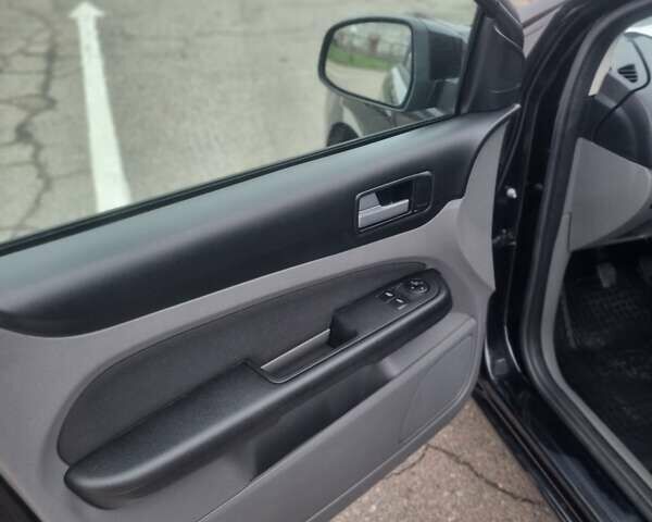 Чорний Форд Фокус, об'ємом двигуна 1.6 л та пробігом 230 тис. км за 6300 $, фото 26 на Automoto.ua