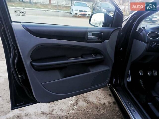 Черный Форд Фокус, объемом двигателя 1.6 л и пробегом 226 тыс. км за 5650 $, фото 10 на Automoto.ua