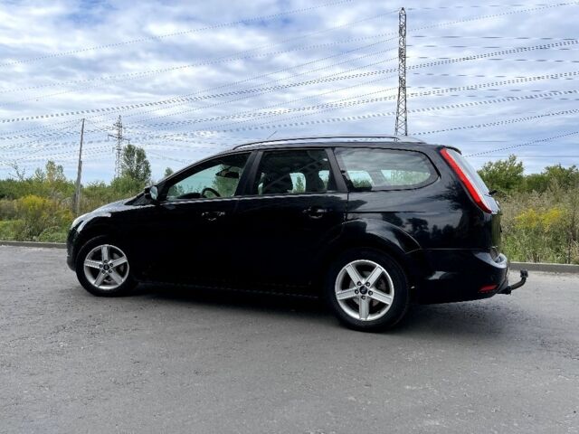 Черный Форд Фокус, объемом двигателя 1.6 л и пробегом 260 тыс. км за 5300 $, фото 1 на Automoto.ua