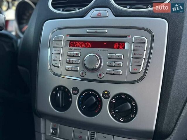 Черный Форд Фокус, объемом двигателя 1.6 л и пробегом 205 тыс. км за 6200 $, фото 8 на Automoto.ua