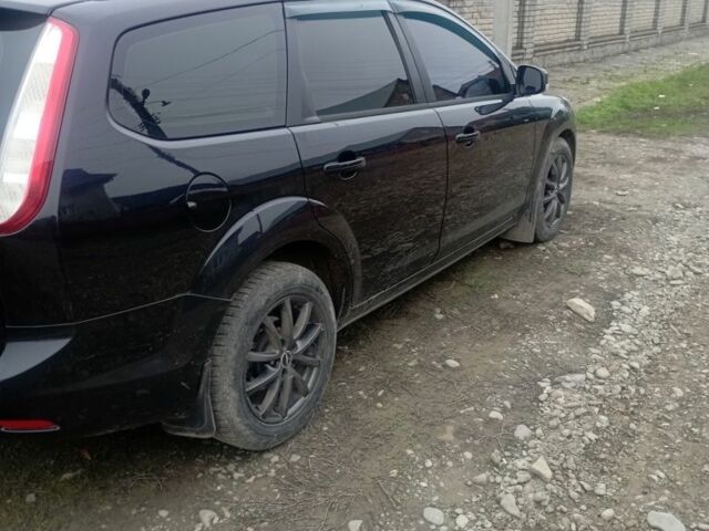 Черный Форд Фокус, объемом двигателя 1.6 л и пробегом 300 тыс. км за 5300 $, фото 2 на Automoto.ua