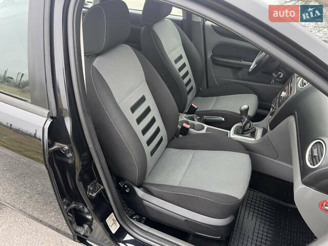 Чорний Форд Фокус, об'ємом двигуна 1.6 л та пробігом 193 тис. км за 6199 $, фото 29 на Automoto.ua