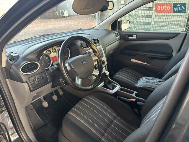 Черный Форд Фокус, объемом двигателя 1.6 л и пробегом 292 тыс. км за 5300 $, фото 8 на Automoto.ua