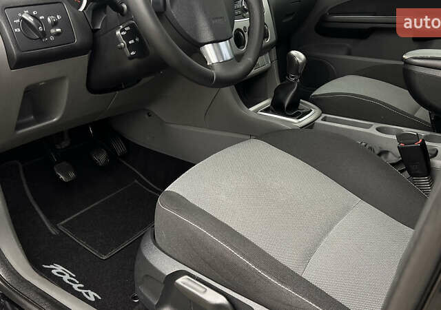 Чорний Форд Фокус, об'ємом двигуна 1.8 л та пробігом 217 тис. км за 5950 $, фото 35 на Automoto.ua