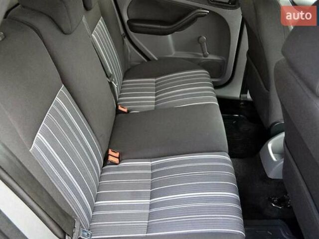 Черный Форд Фокус, объемом двигателя 1.8 л и пробегом 176 тыс. км за 4250 $, фото 5 на Automoto.ua