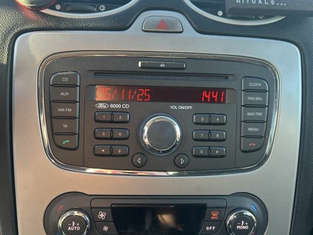 Чорний Форд Фокус, об'ємом двигуна 1.6 л та пробігом 193 тис. км за 6450 $, фото 7 на Automoto.ua