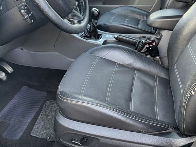 Чорний Форд Фокус, об'ємом двигуна 1.6 л та пробігом 293 тис. км за 6300 $, фото 6 на Automoto.ua