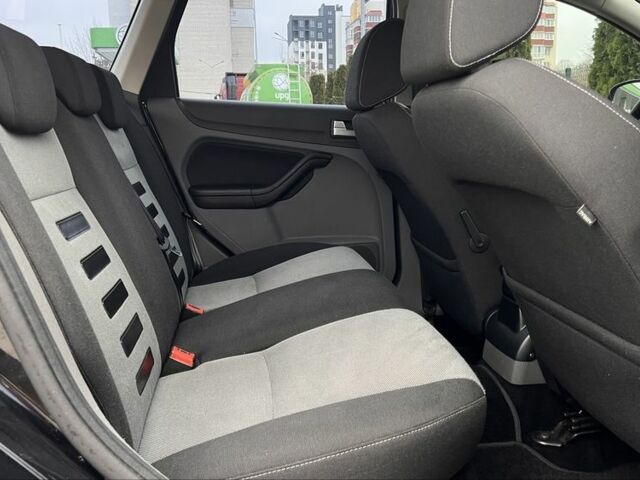 Черный Форд Фокус, объемом двигателя 1.8 л и пробегом 218 тыс. км за 5800 $, фото 20 на Automoto.ua