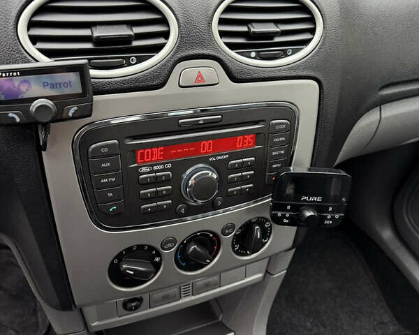 Черный Форд Фокус, объемом двигателя 1.6 л и пробегом 195 тыс. км за 5700 $, фото 107 на Automoto.ua