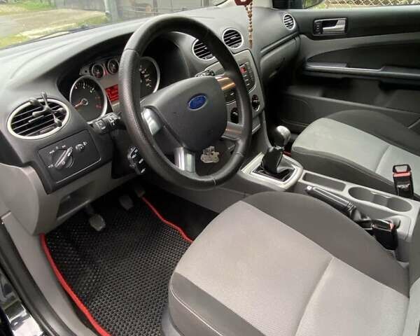 Чорний Форд Фокус, об'ємом двигуна 1.6 л та пробігом 276 тис. км за 5900 $, фото 6 на Automoto.ua