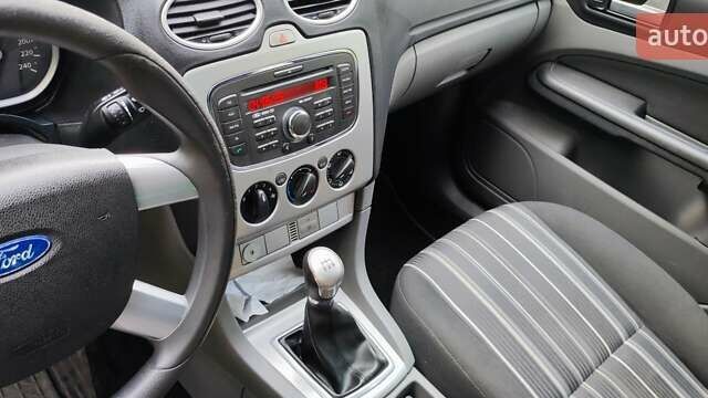 Чорний Форд Фокус, об'ємом двигуна 1.56 л та пробігом 190 тис. км за 5800 $, фото 7 на Automoto.ua