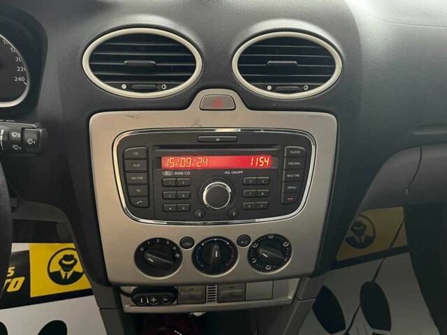 Черный Форд Фокус, объемом двигателя 1.8 л и пробегом 239 тыс. км за 6300 $, фото 16 на Automoto.ua