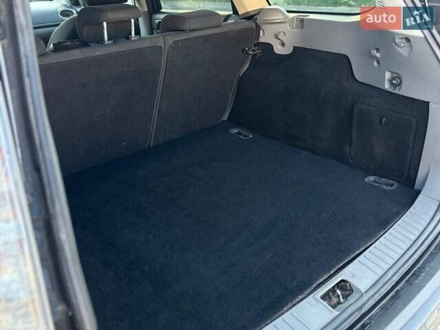 Черный Форд Фокус, объемом двигателя 1.6 л и пробегом 205 тыс. км за 6200 $, фото 12 на Automoto.ua