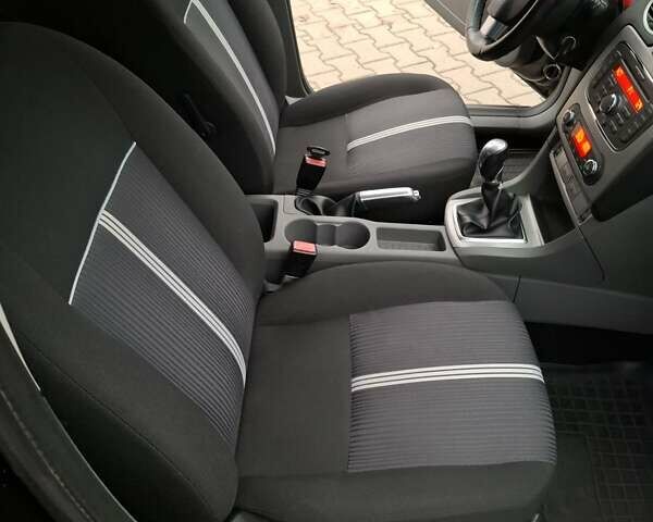 Черный Форд Фокус, объемом двигателя 1.6 л и пробегом 270 тыс. км за 6800 $, фото 17 на Automoto.ua