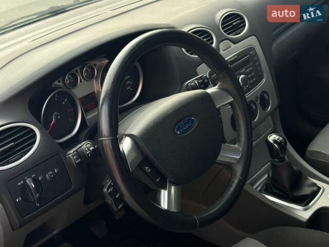 Чорний Форд Фокус, об'ємом двигуна 1.6 л та пробігом 217 тис. км за 5700 $, фото 17 на Automoto.ua