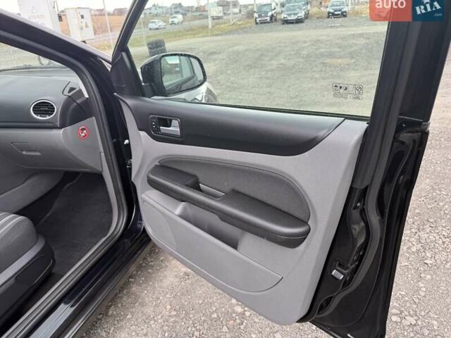 Черный Форд Фокус, объемом двигателя 1.6 л и пробегом 166 тыс. км за 6100 $, фото 31 на Automoto.ua