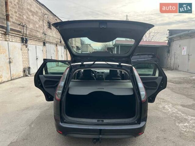 Черный Форд Фокус, объемом двигателя 1.6 л и пробегом 191 тыс. км за 5999 $, фото 7 на Automoto.ua