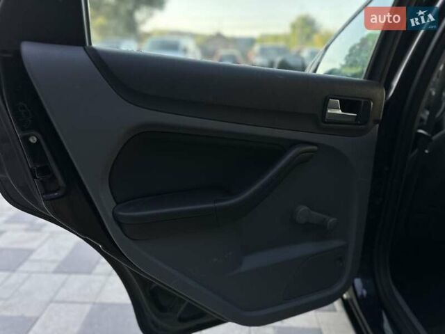 Чорний Форд Фокус, об'ємом двигуна 1.6 л та пробігом 205 тис. км за 5999 $, фото 12 на Automoto.ua