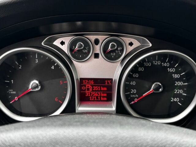 Чорний Форд Фокус, об'ємом двигуна 1.6 л та пробігом 351 тис. км за 6117 $, фото 7 на Automoto.ua