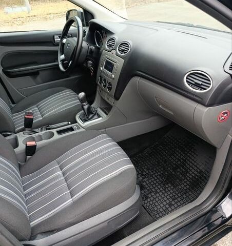 Черный Форд Фокус, объемом двигателя 1.56 л и пробегом 236 тыс. км за 5900 $, фото 19 на Automoto.ua