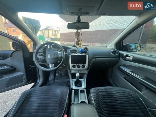 Черный Форд Фокус, объемом двигателя 1.6 л и пробегом 250 тыс. км за 5800 $, фото 19 на Automoto.ua