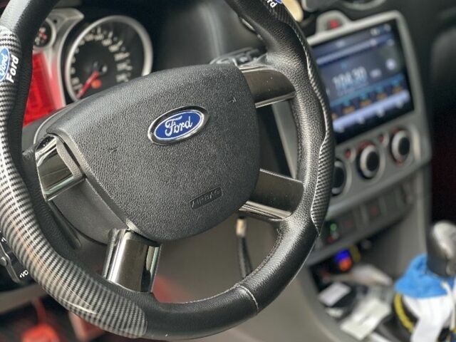 Черный Форд Фокус, объемом двигателя 1.8 л и пробегом 232 тыс. км за 6300 $, фото 3 на Automoto.ua