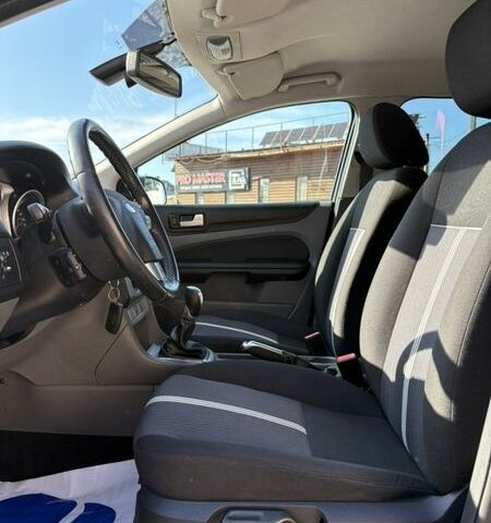 Черный Форд Фокус, объемом двигателя 1.6 л и пробегом 237 тыс. км за 6200 $, фото 15 на Automoto.ua