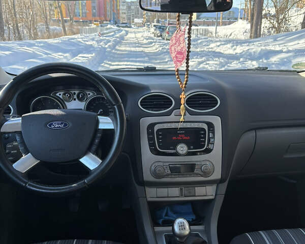 Черный Форд Фокус, объемом двигателя 1.6 л и пробегом 161 тыс. км за 6550 $, фото 9 на Automoto.ua