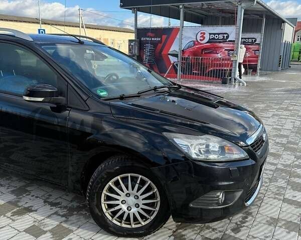 Черный Форд Фокус, объемом двигателя 1.6 л и пробегом 250 тыс. км за 7000 $, фото 2 на Automoto.ua