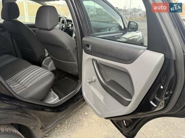 Черный Форд Фокус, объемом двигателя 1.6 л и пробегом 166 тыс. км за 6100 $, фото 32 на Automoto.ua