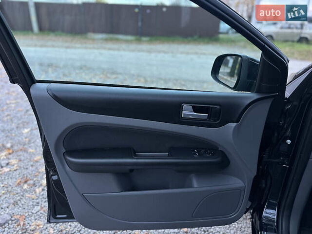 Форд Фокус 2010 в Виннице на Automoto.ua Черный Форд Фокус, объемом двигателя 1.6 л и пробегом 233 тыс. км за 6300 $, фото 18 на Automoto.ua