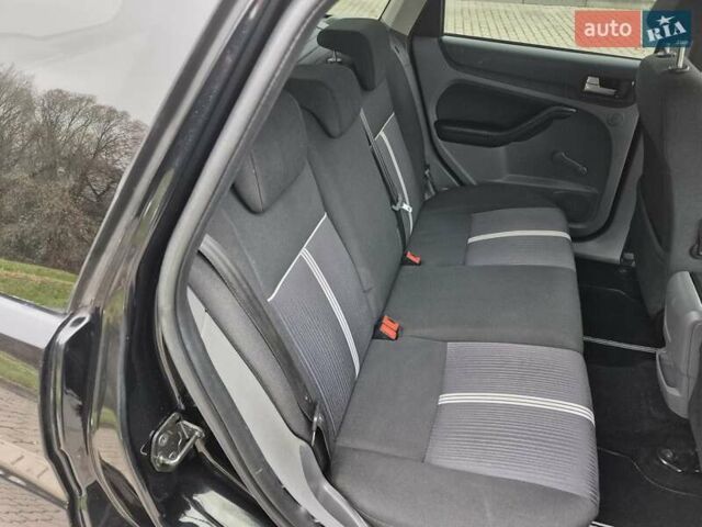 Чорний Форд Фокус, об'ємом двигуна 1.6 л та пробігом 249 тис. км за 6900 $, фото 51 на Automoto.ua