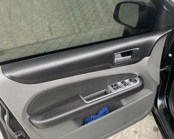 Черный Форд Фокус, объемом двигателя 1.56 л и пробегом 276 тыс. км за 6150 $, фото 7 на Automoto.ua