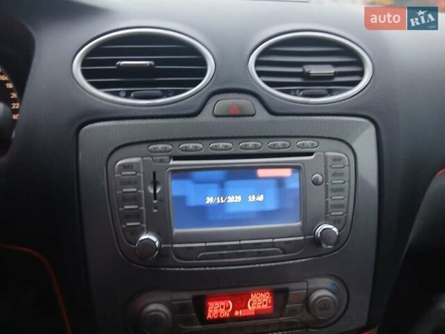 Черный Форд Фокус, объемом двигателя 1.56 л и пробегом 256 тыс. км за 6200 $, фото 15 на Automoto.ua