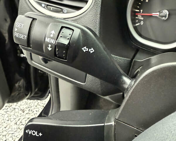 Черный Форд Фокус, объемом двигателя 1.6 л и пробегом 195 тыс. км за 5700 $, фото 110 на Automoto.ua