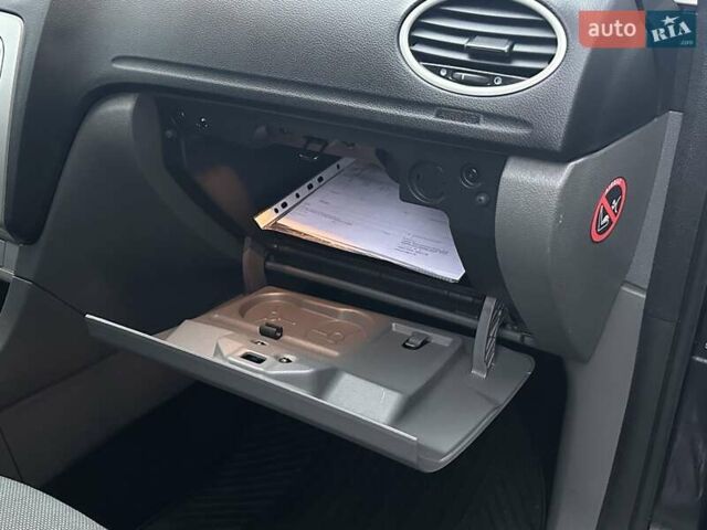 Чорний Форд Фокус, об'ємом двигуна 1.6 л та пробігом 320 тис. км за 5300 $, фото 34 на Automoto.ua