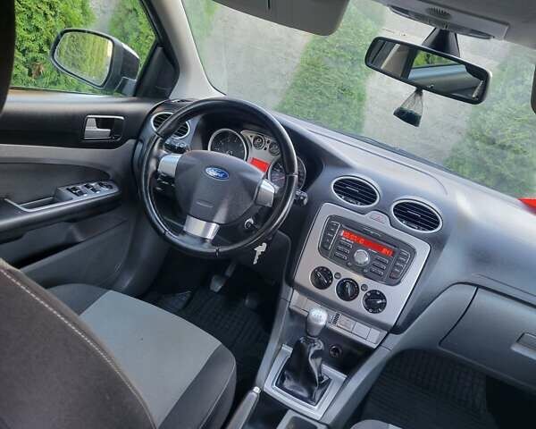 Чорний Форд Фокус, об'ємом двигуна 1.6 л та пробігом 197 тис. км за 4999 $, фото 23 на Automoto.ua