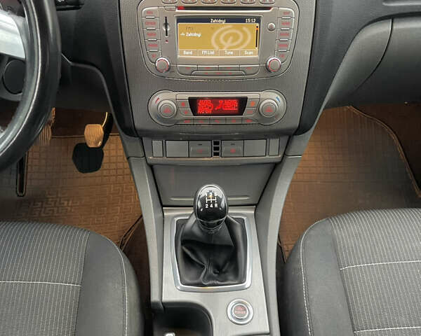 Черный Форд Фокус, объемом двигателя 1.6 л и пробегом 242 тыс. км за 6150 $, фото 17 на Automoto.ua