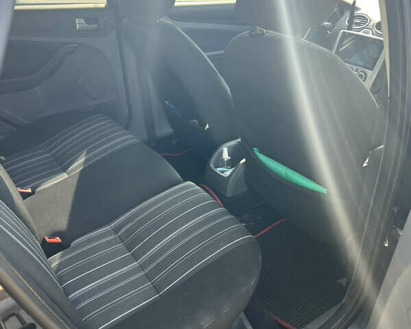 Чорний Форд Фокус, об'ємом двигуна 1.6 л та пробігом 284 тис. км за 5100 $, фото 10 на Automoto.ua