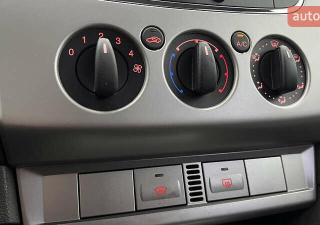 Чорний Форд Фокус, об'ємом двигуна 1.8 л та пробігом 217 тис. км за 5950 $, фото 21 на Automoto.ua