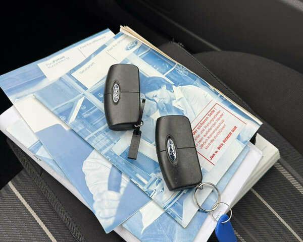 Черный Форд Фокус, объемом двигателя 1.6 л и пробегом 195 тыс. км за 5700 $, фото 137 на Automoto.ua