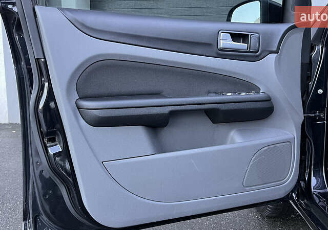 Черный Форд Фокус, объемом двигателя 1.8 л и пробегом 218 тыс. км за 5799 $, фото 38 на Automoto.ua