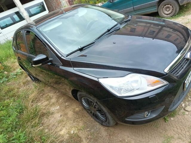 Черный Форд Фокус, объемом двигателя 1.6 л и пробегом 299 тыс. км за 5550 $, фото 1 на Automoto.ua