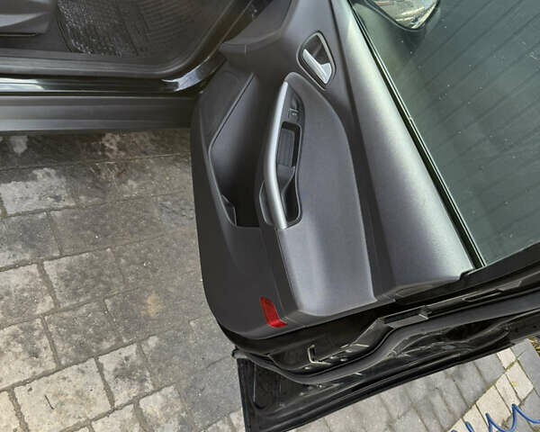 Черный Форд Фокус, объемом двигателя 1.6 л и пробегом 205 тыс. км за 7000 $, фото 15 на Automoto.ua