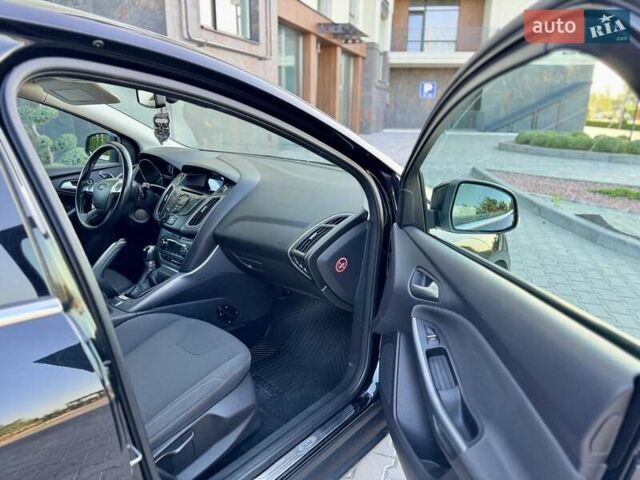 Черный Форд Фокус, объемом двигателя 1.6 л и пробегом 300 тыс. км за 7500 $, фото 18 на Automoto.ua