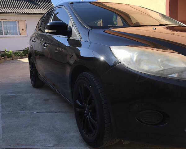 Черный Форд Фокус, объемом двигателя 1.6 л и пробегом 250 тыс. км за 6700 $, фото 4 на Automoto.ua