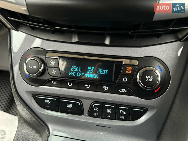 Черный Форд Фокус, объемом двигателя 1.6 л и пробегом 243 тыс. км за 8350 $, фото 96 на Automoto.ua