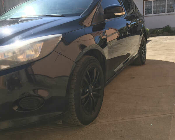 Черный Форд Фокус, объемом двигателя 1.6 л и пробегом 250 тыс. км за 6700 $, фото 3 на Automoto.ua