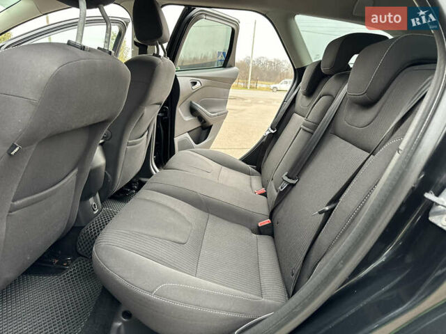 Черный Форд Фокус, объемом двигателя 1.6 л и пробегом 243 тыс. км за 8350 $, фото 81 на Automoto.ua